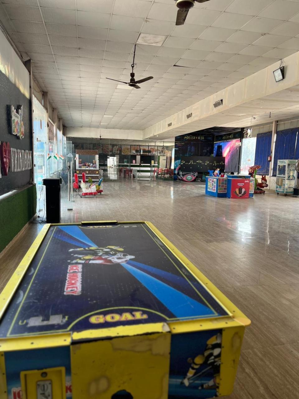 Krishna Fun Land Otel Mathura Dış mekan fotoğraf