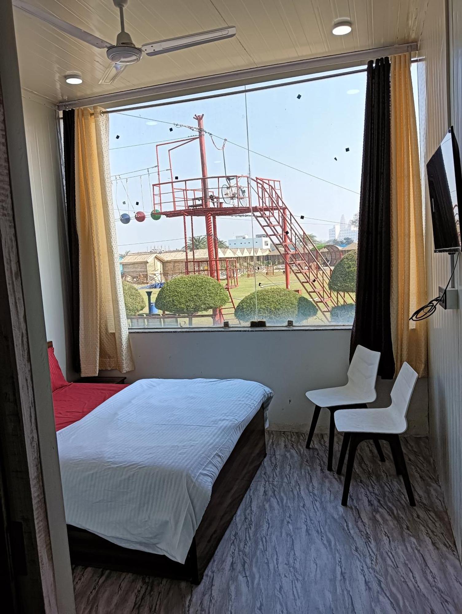 Krishna Fun Land Otel Mathura Dış mekan fotoğraf